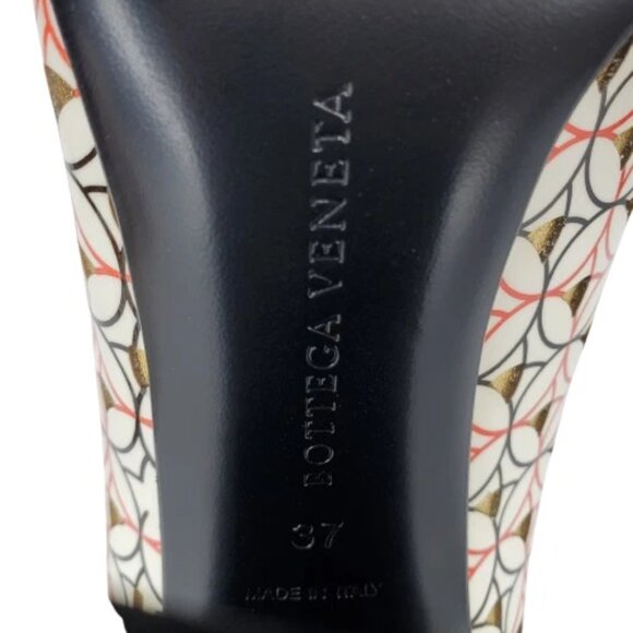 Bottega Veneta Patent Leather Block Heel Pumps - Picture 6 of 8